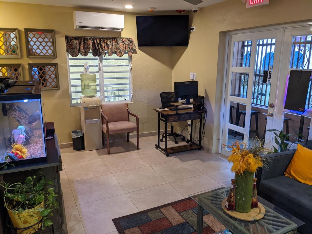 Midtown Guest House Charlotte Amalie Exterior foto