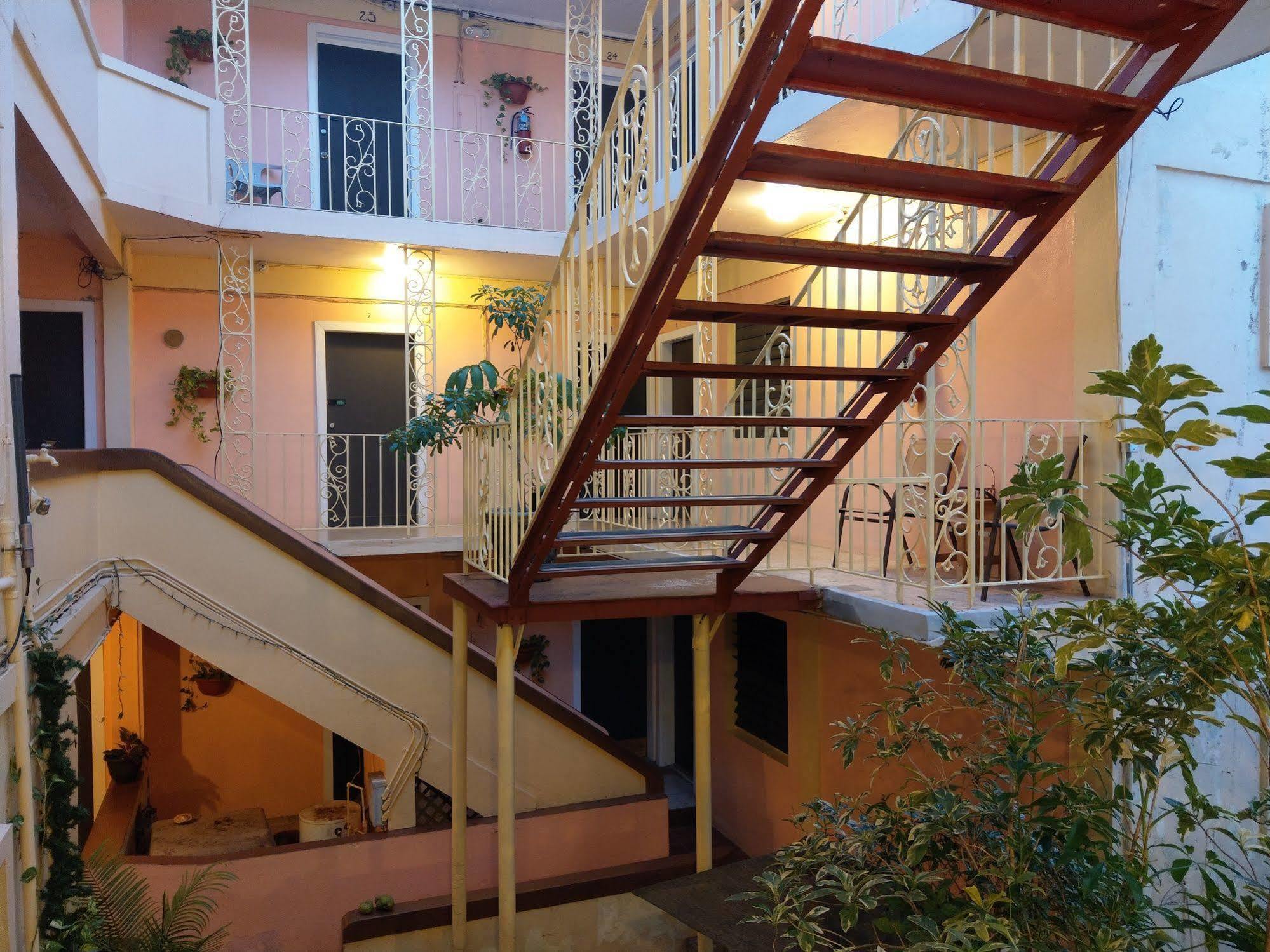 Midtown Guest House Charlotte Amalie Exterior foto