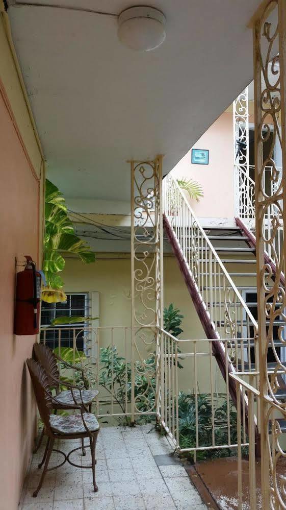 Midtown Guest House Charlotte Amalie Exterior foto