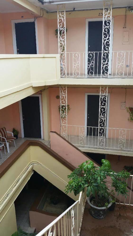 Midtown Guest House Charlotte Amalie Exterior foto